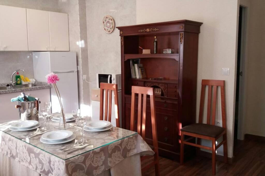 コルドバApartamento Al-Zhara, Junto Puente Romanoアパートメント エクステリア 写真